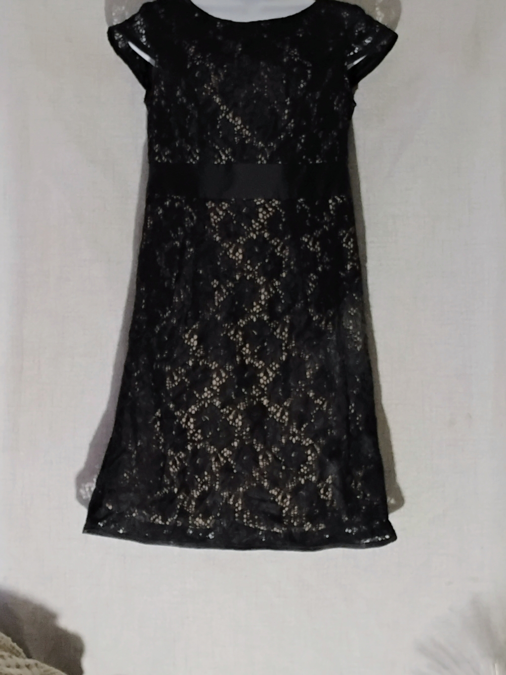 Chic Black Lace Over Tan A-Line Dress with Satin Waistband Size 2/4